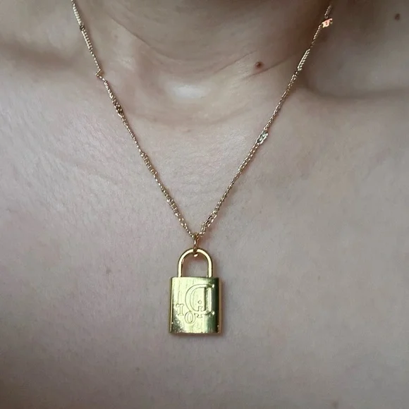 DIOR Lock 🔒 charm/pendant 15 MM BRIGHT GOLD DOUBLE SIDED